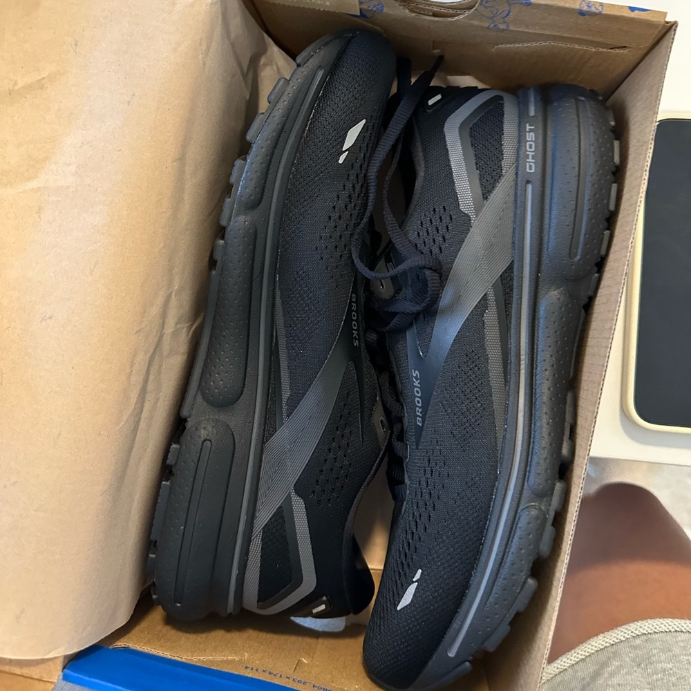Women’s Brooks Ghost 15 Size 9.5